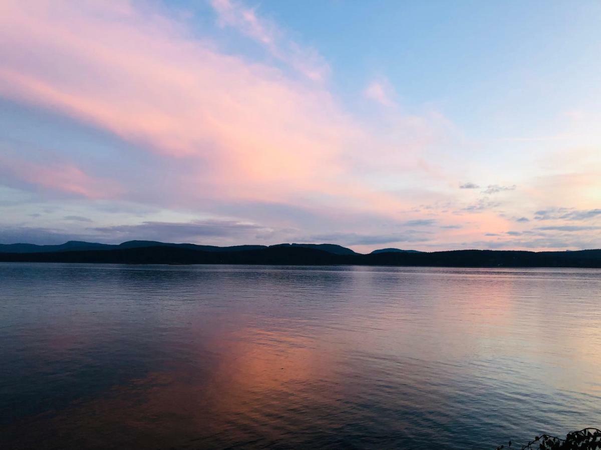 Serenity By The Sea Retreats Montague Harbour Exteriér fotografie